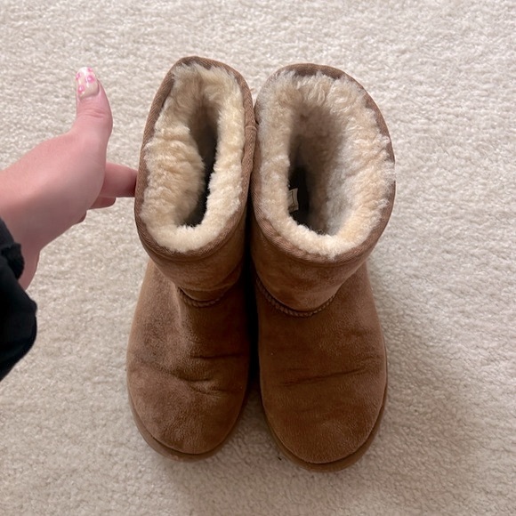 UGG classic boot - Picture 2 of 5